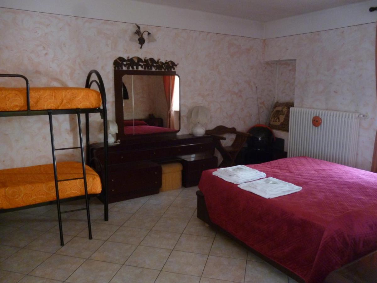 L'Elefantino - Bed And Book Bed and Breakfast Roccasparvera Buitenkant foto